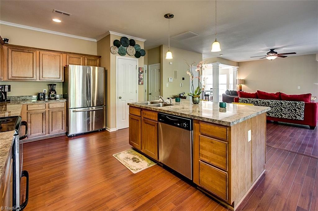 2169 Rindle Drive High Point, NC 27262 - Photo 14 of 30 Stainless steel appliances.