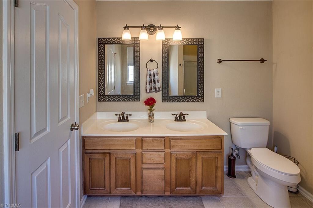 2169 Rindle Drive High Point, NC 27262 - Photo 21 of 30 Master en suite features double vanity, stand alone shower and a garden tub.