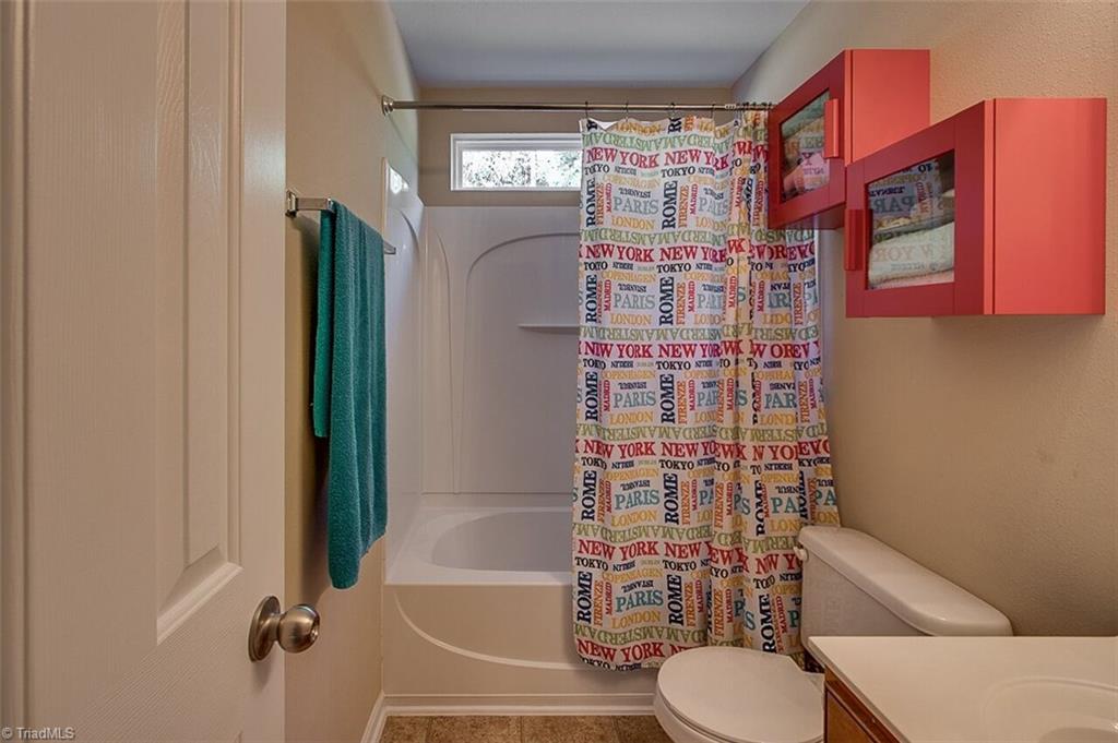 2169 Rindle Drive High Point, NC 27262 - Photo 26 of 30 Second full bath upstairs.