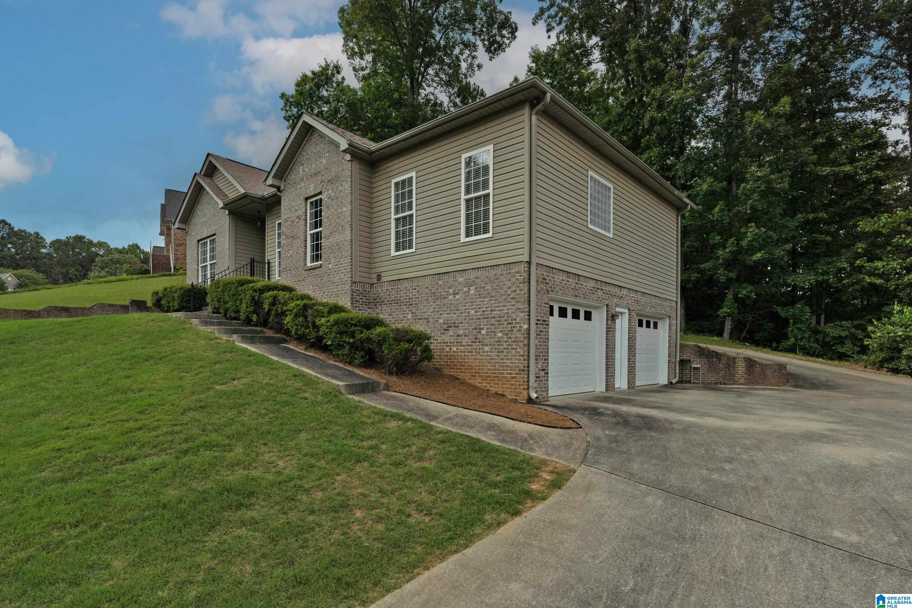 979 Hickory Valley Road Trussville, AL 35173 - Photo 2 of 31