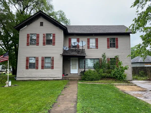 $189,900 | 11220 Highway 20, Garden Prairie, IL 61038