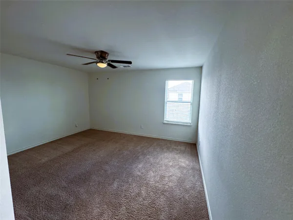 $1,830 | 356 Crescent Park Drive, Jarrell, TX 76537