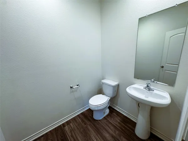 $1,830 | 356 Crescent Park Drive, Jarrell, TX 76537