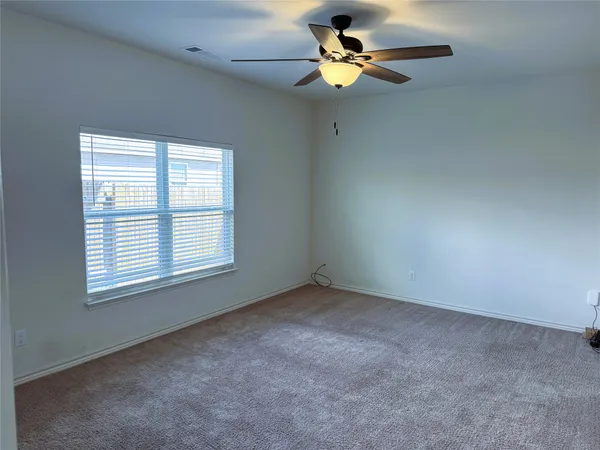 $1,830 | 356 Crescent Park Drive, Jarrell, TX 76537
