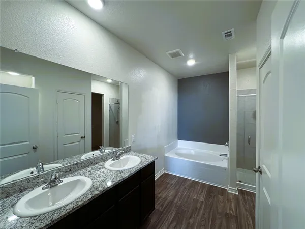 $1,830 | 356 Crescent Park Drive, Jarrell, TX 76537