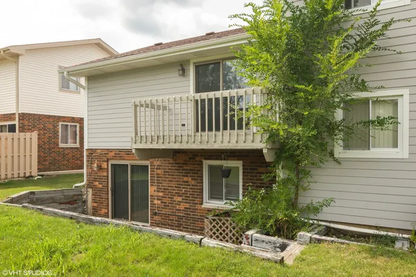 $1,700 | 579 Morningside Drive, Unit 7, Roselle, IL 60172