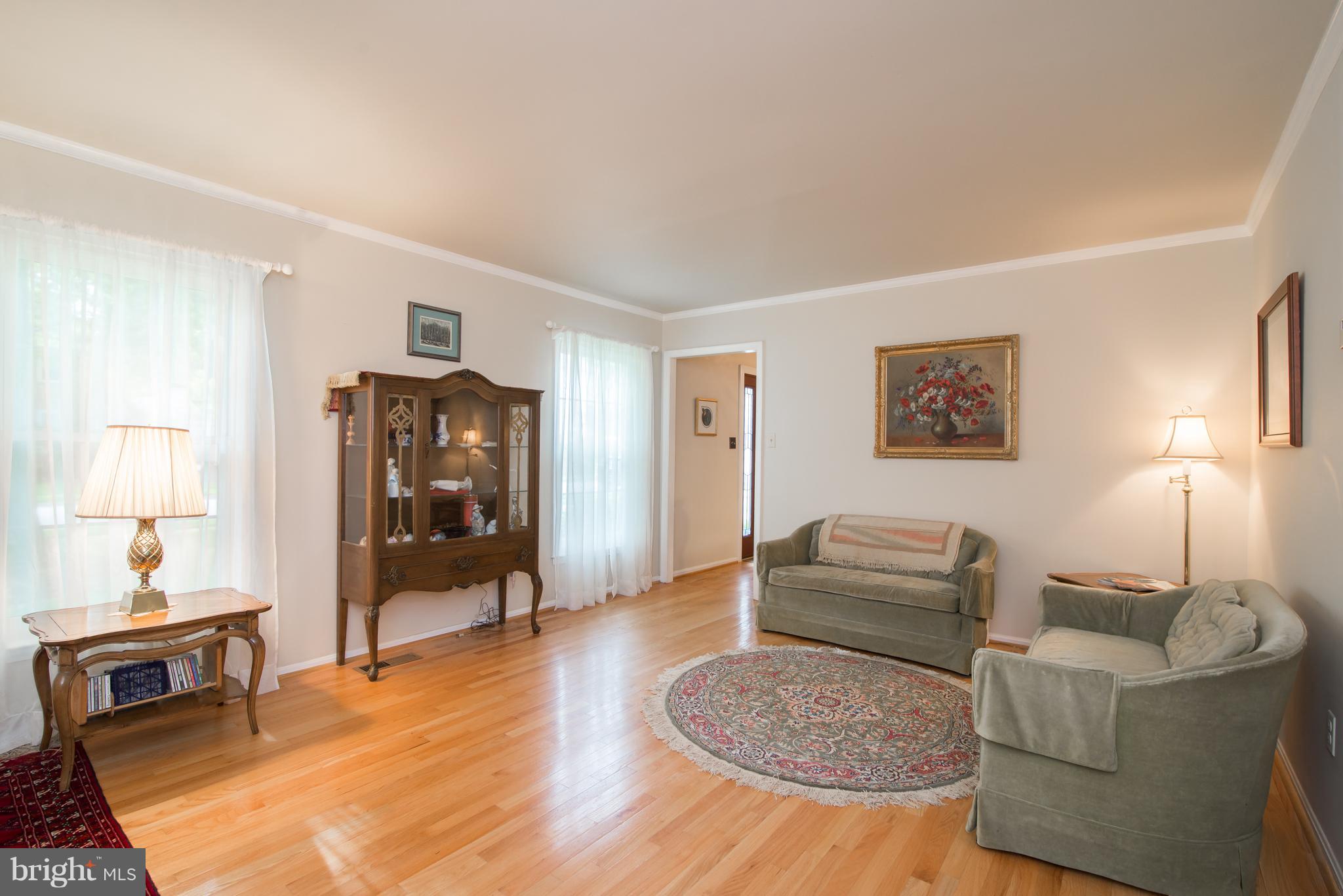 6403 Gregory Court Springfield, VA 22152 - Photo 11 of 26 Living Room