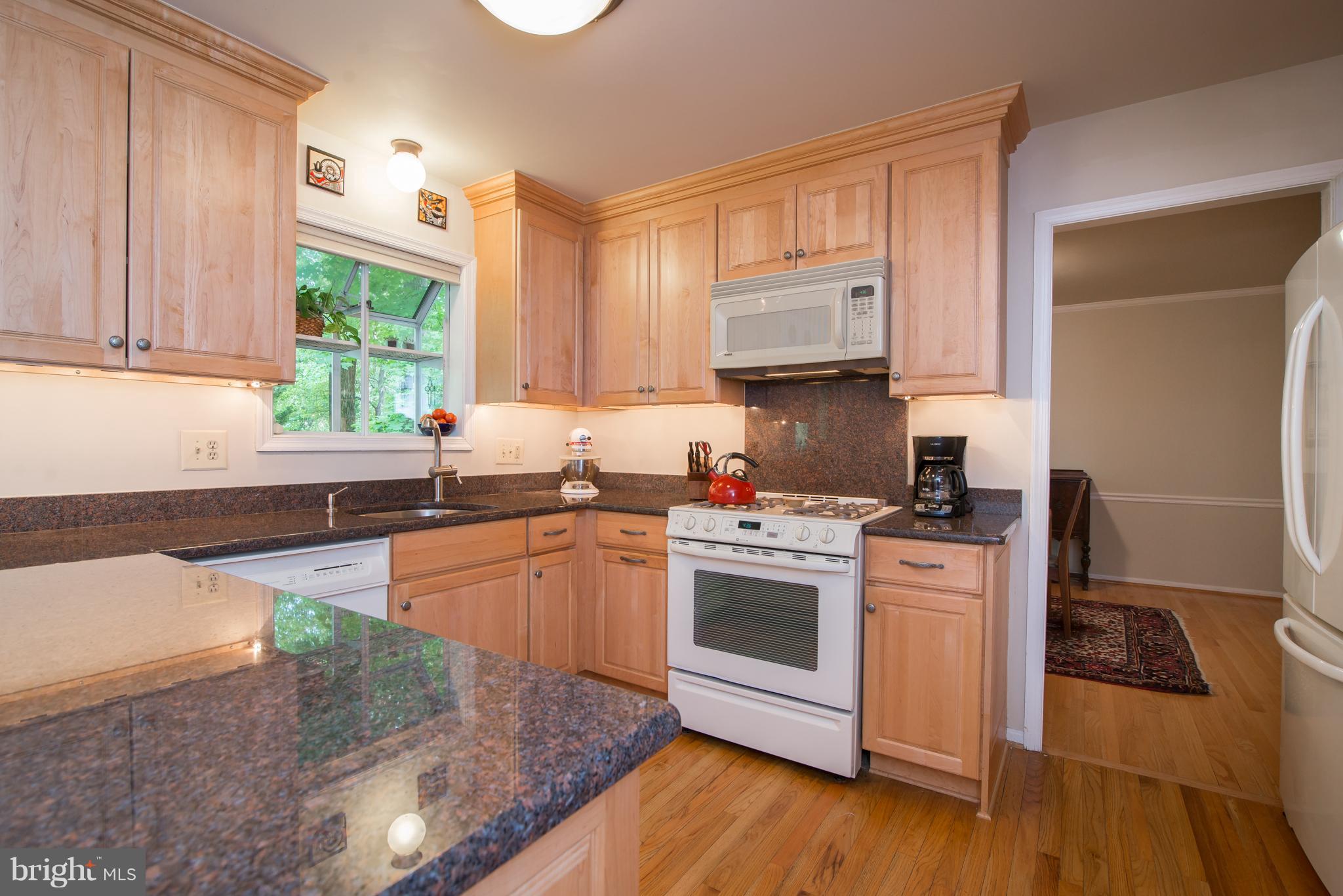 6403 Gregory Court Springfield, VA 22152 - Photo 13 of 26 Kitchen