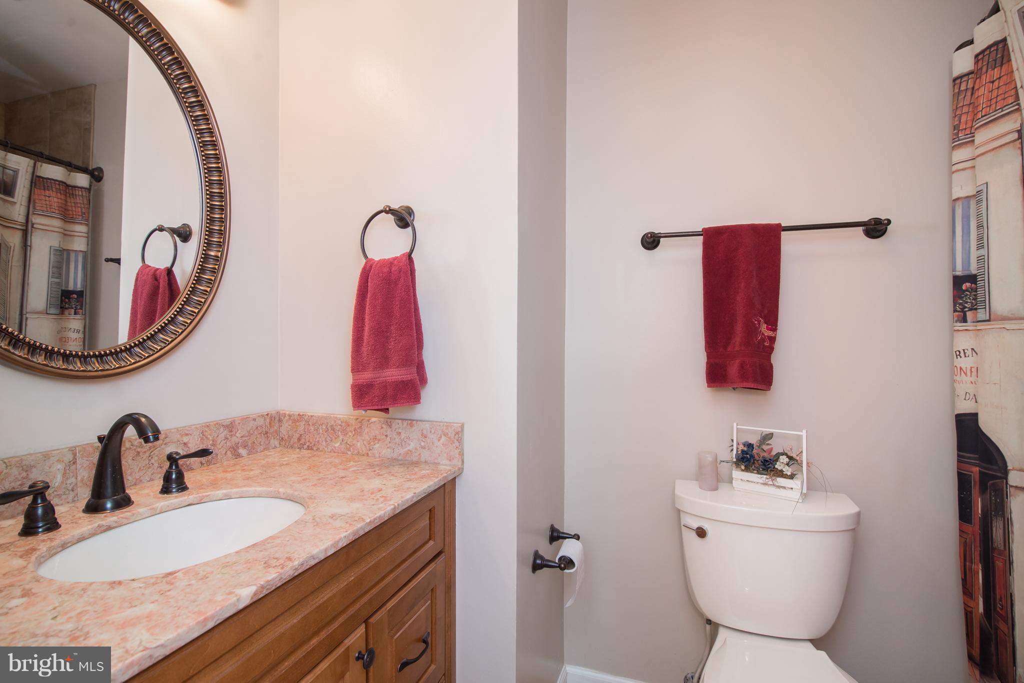 6403 Gregory Court Springfield, VA 22152 - Photo 18 of 26 Bath