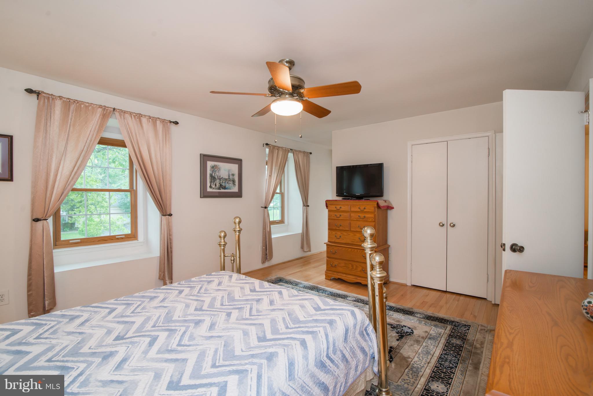 6403 Gregory Court Springfield, VA 22152 - Photo 23 of 26 Bedroom (Master)