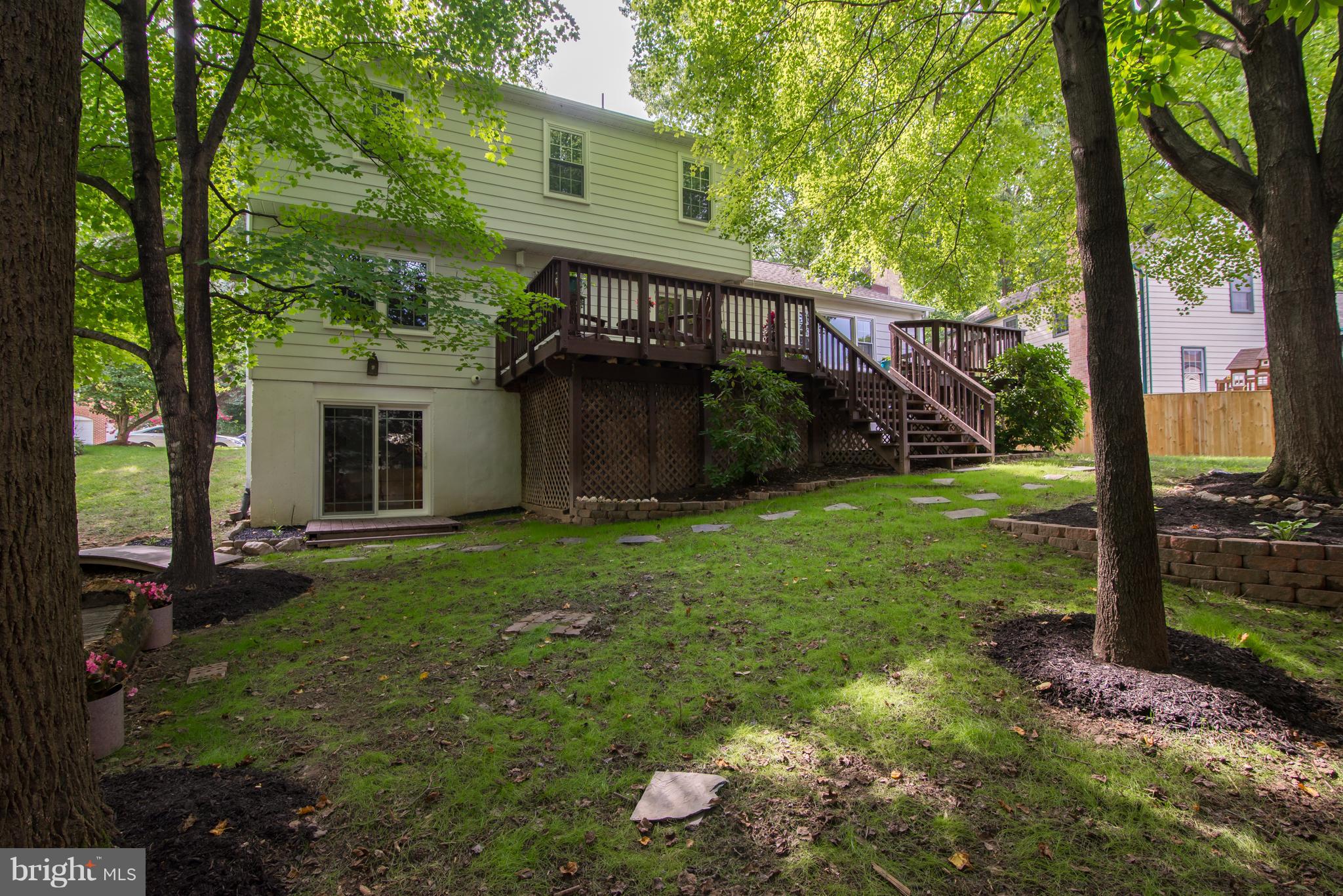 6403 Gregory Court Springfield, VA 22152 - Photo 5 of 26 Exterior (Rear)