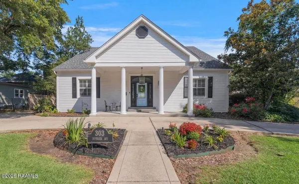 $490,000 | 303 Duperier Avenue, New Iberia, LA 70563