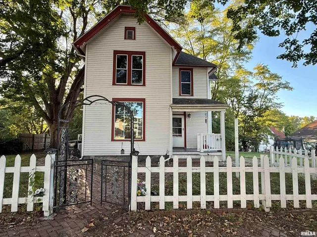 $138,500 | 30 South Ave B, Canton, IL 61520