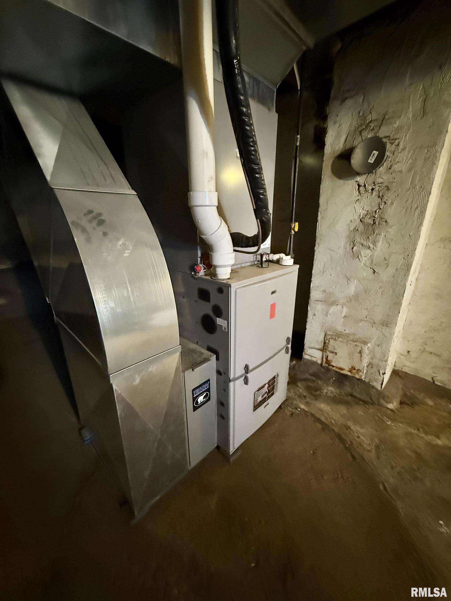 30 South Ave B Canton, IL 61520 - Photo 30 of 31