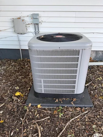 $138,500 | 30 South Ave B, Canton, IL 61520