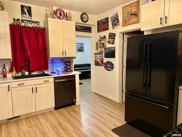 $138,500 | 30 South Ave B, Canton, IL 61520