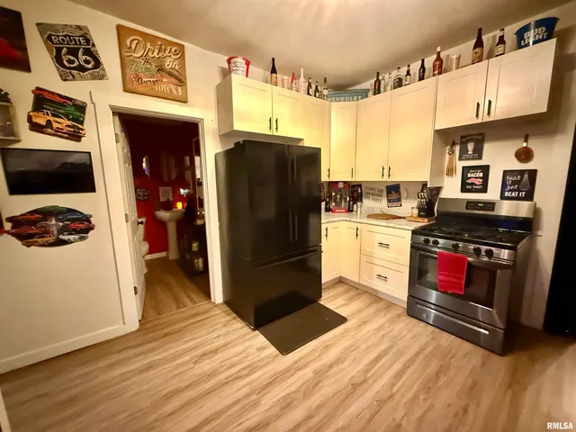 $138,500 | 30 South Ave B, Canton, IL 61520