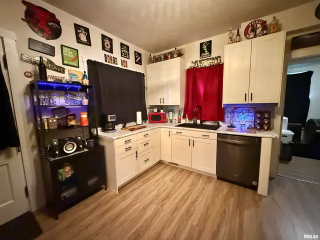 $138,500 | 30 South Ave B, Canton, IL 61520