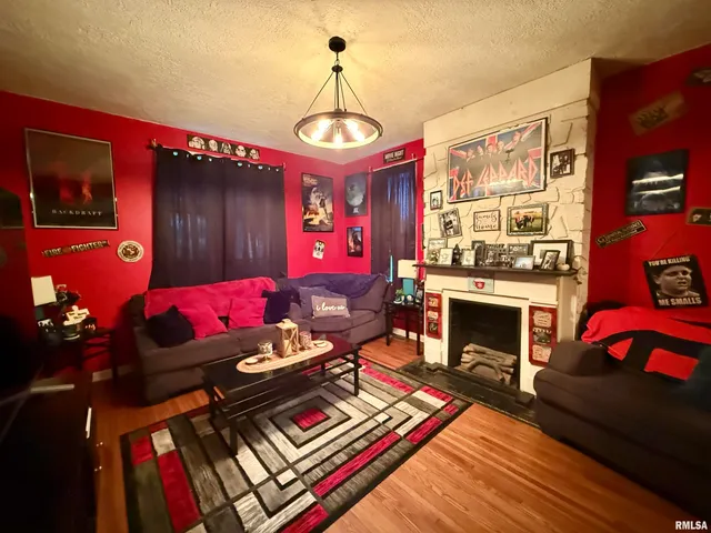 $138,500 | 30 South Ave B, Canton, IL 61520