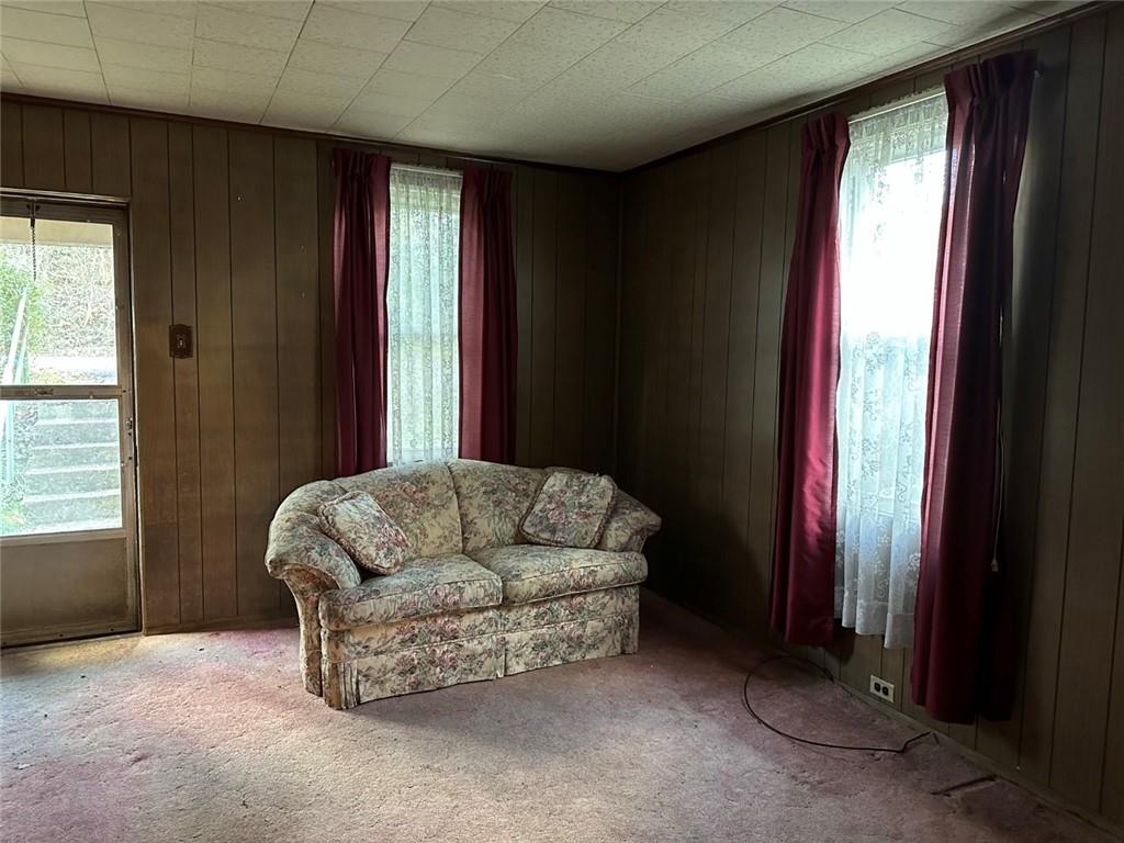 62 Midway Drive McKees Rocks, PA 15136 - Photo 2 of 8 Gallery Image 2