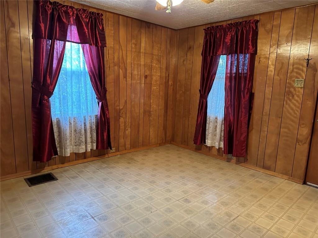 62 Midway Drive McKees Rocks, PA 15136 - Photo 3 of 8 Gallery Image 3