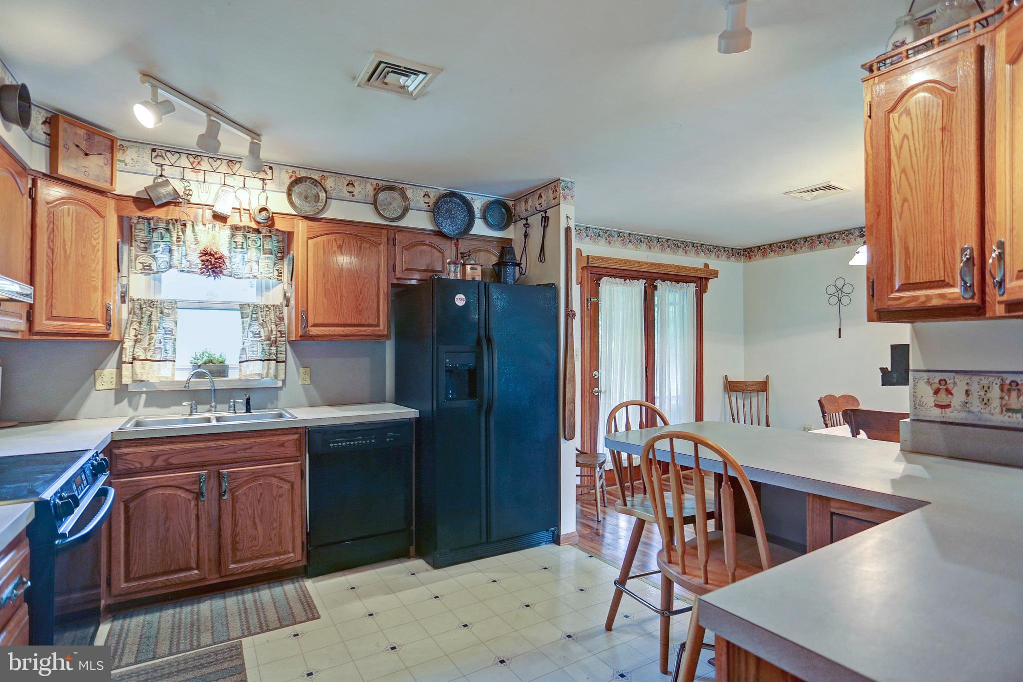 2600 Spring Road Carlisle, PA 17013 - Photo 11 of 32 Breakfast Bar is open to Dining Room