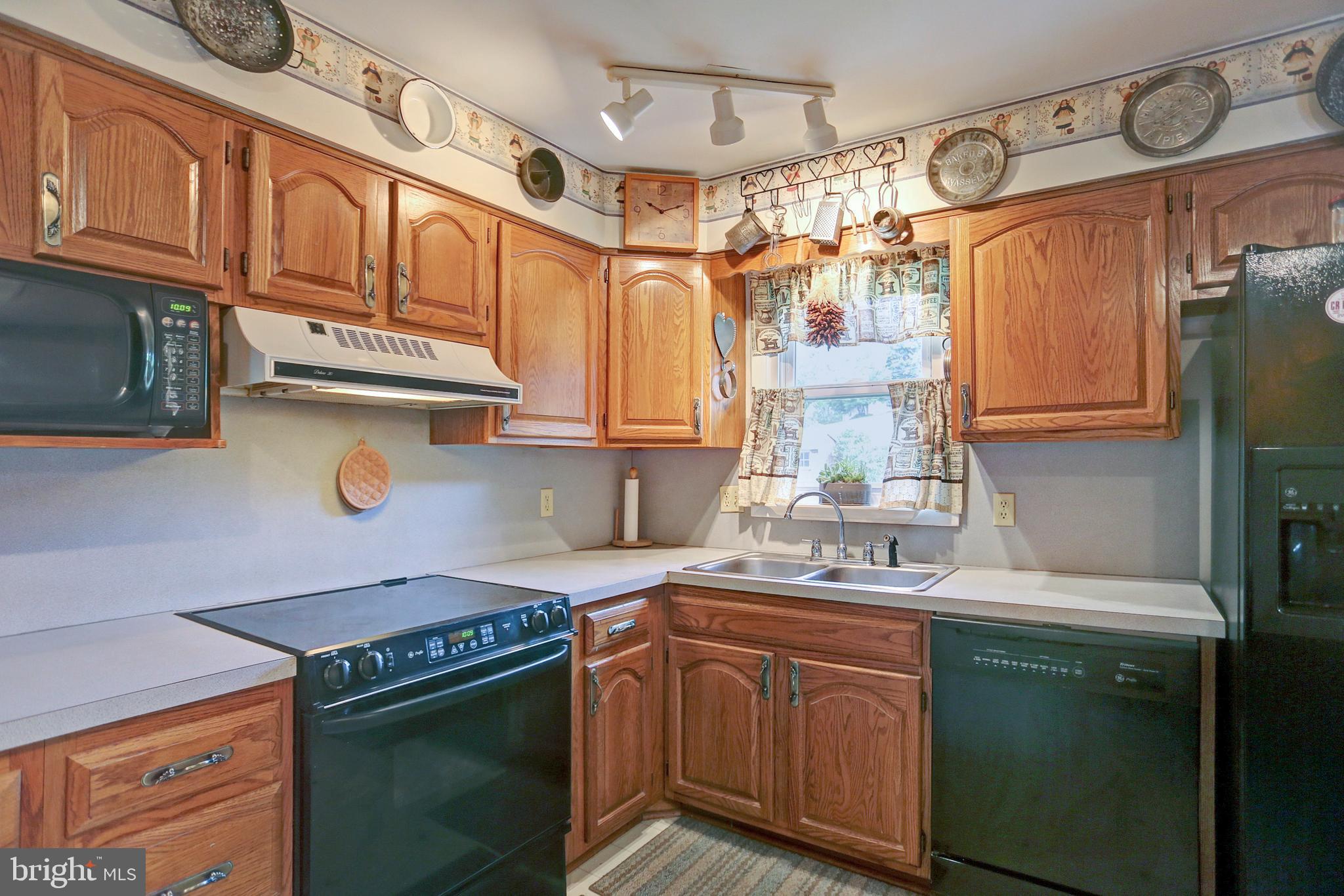 2600 Spring Road Carlisle, PA 17013 - Photo 10 of 32 All kitchen appliances convey!