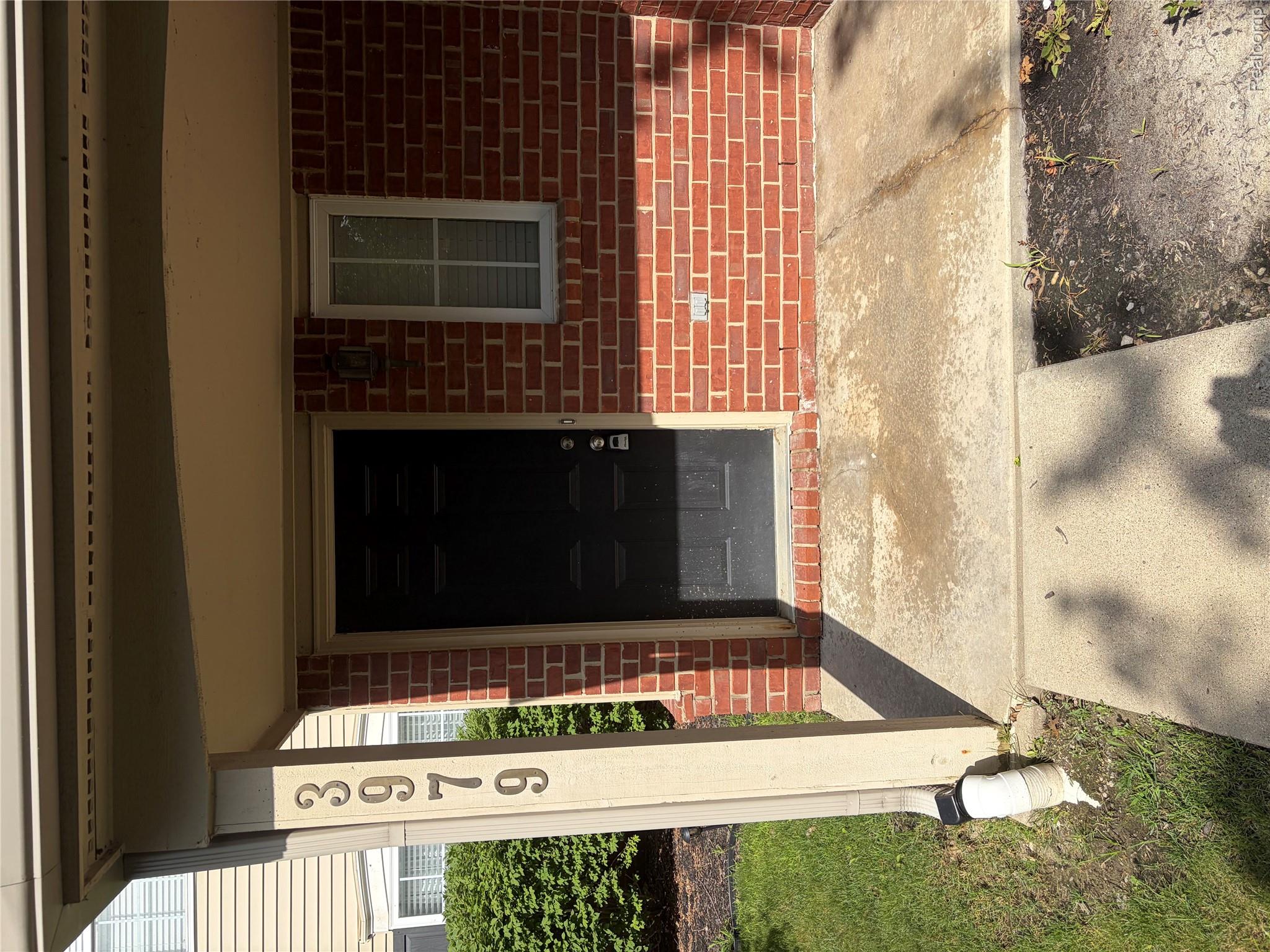 3979 Berkeley Avenue Canton, MI 48188 - Photo 3 of 16 IMG_0150.jpeg