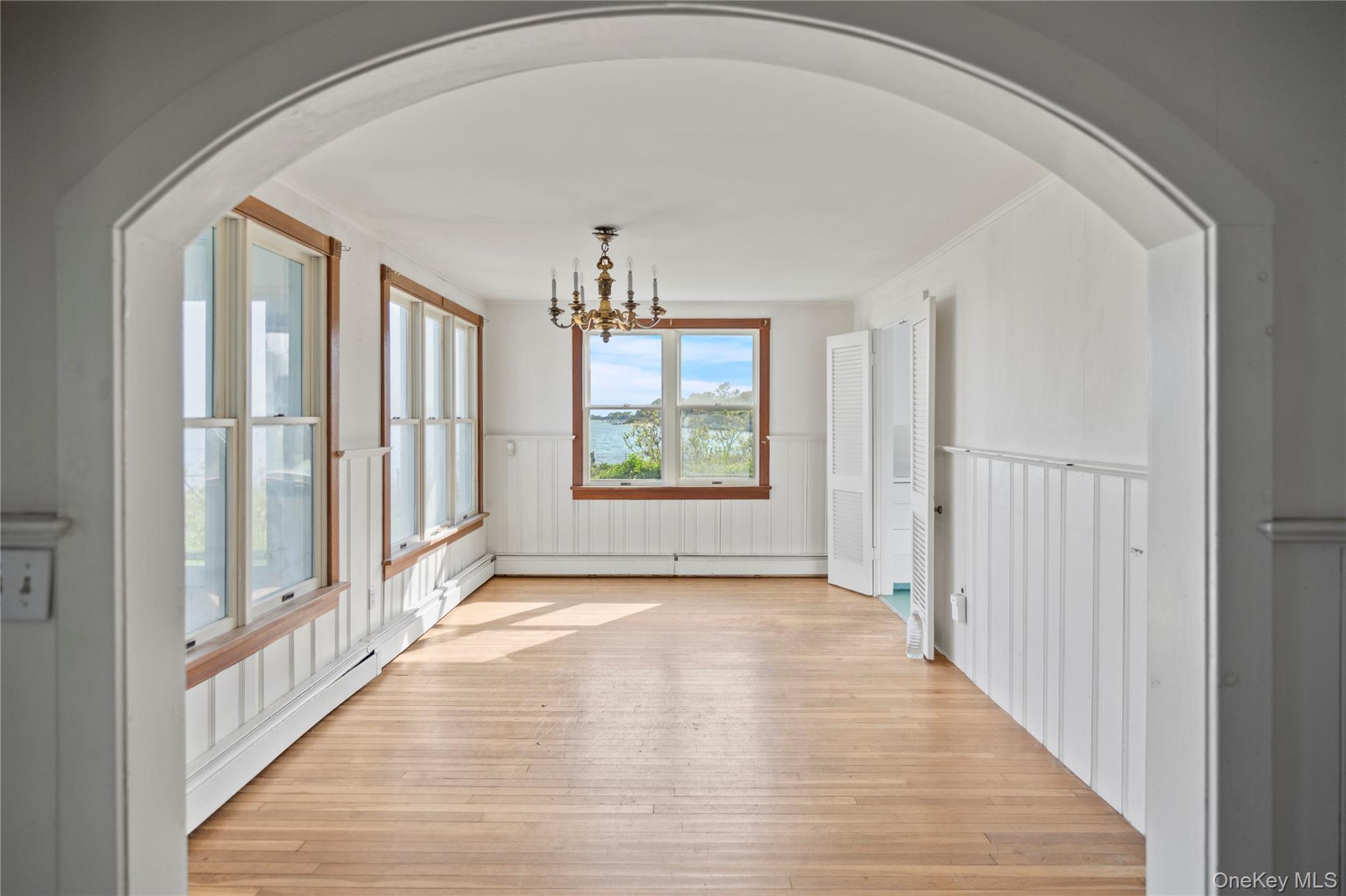4 Shore Road Bellport, NY 11713 - Photo 12 of 24