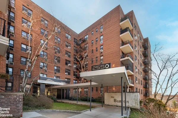 $619,000 | 2550 Independence Avenue, Unit 6CD | Spuyten Duyvil