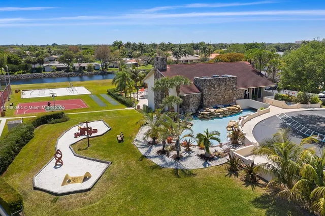 $262,000 | 7900 Camino Circle, Unit 403, Miami, FL 33143