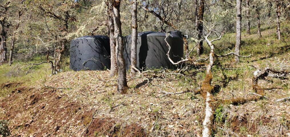 11238 East Evans Creek Road Rogue River, OR 97537 - Photo 18 of 29 a view of a yard