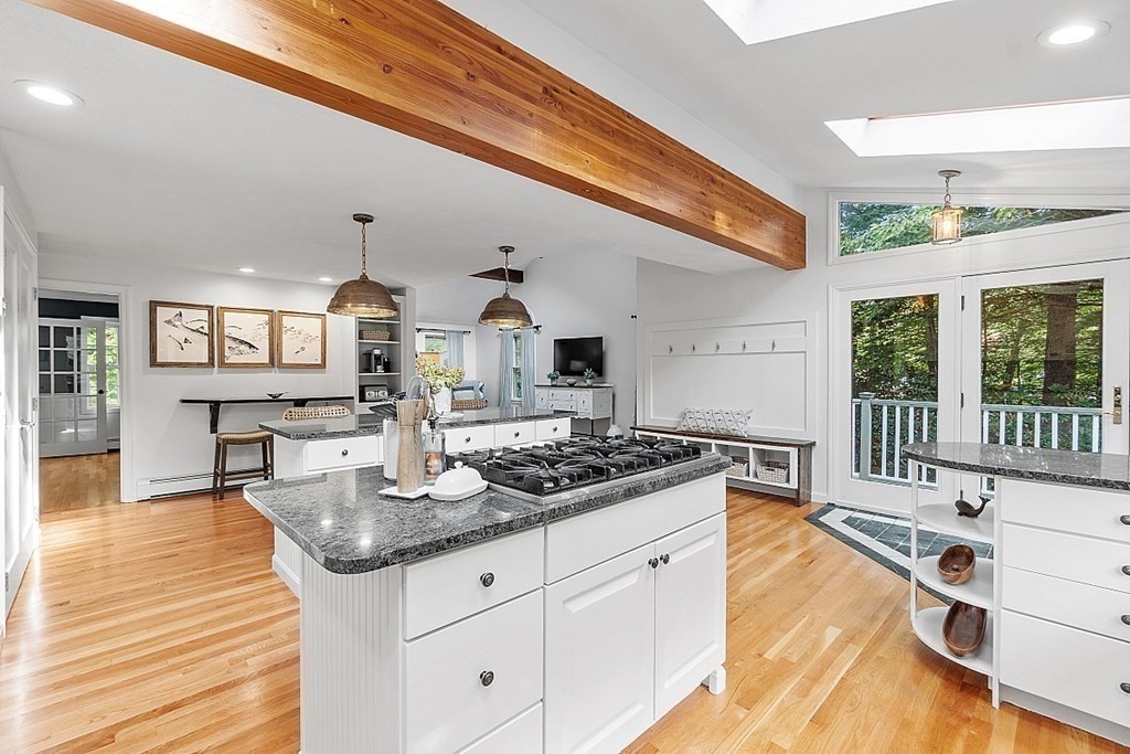 85 Gregory Island Road Hamilton, MA 01982 - Photo 4 of 42 Gallery Image 4