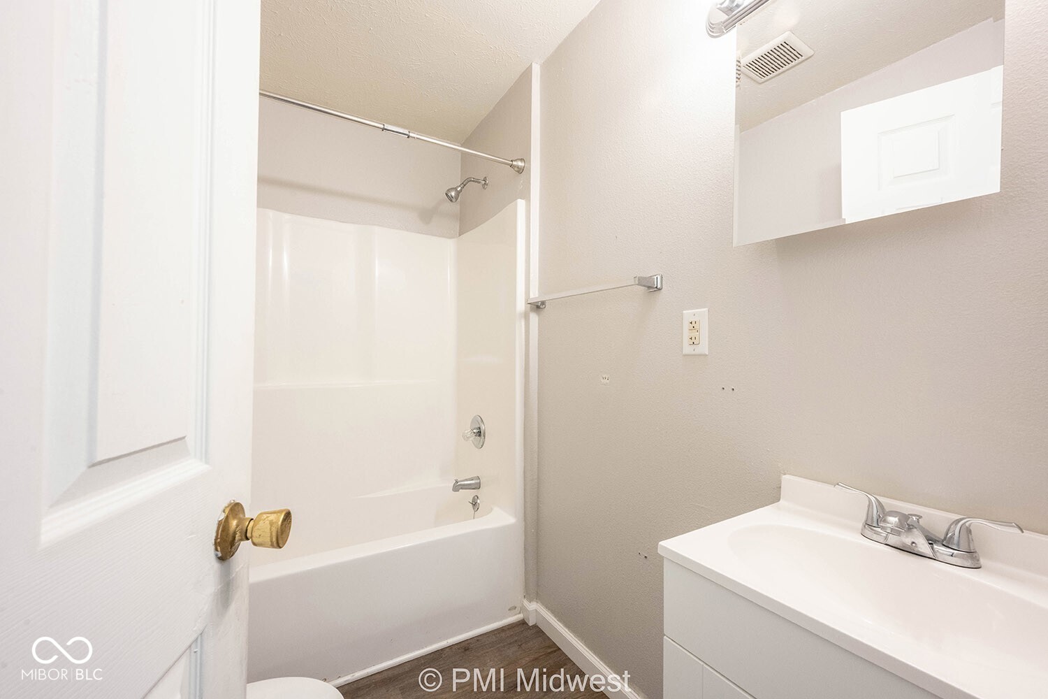 3014 West 10th Street, Unit 4 Indianapolis, IN 46222 - Photo 9 of 17