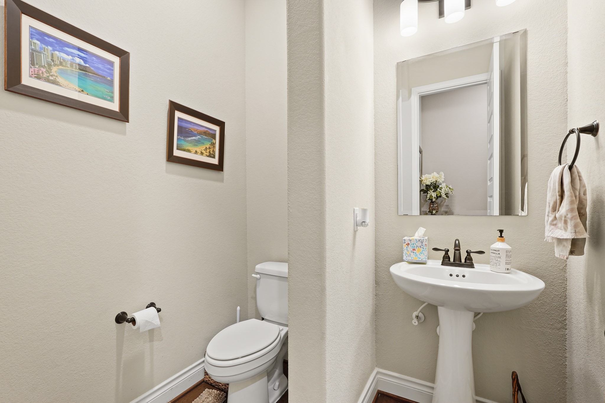 809 Sage Way Lane Friendswood, TX 77546 - Photo 20 of 22 Powder Room