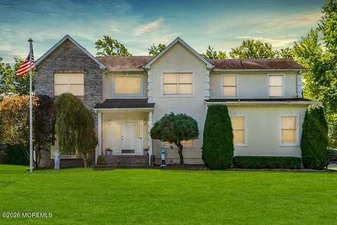 $1,150,000 | 1 Brentwood Drive, Manalapan, NJ 07726