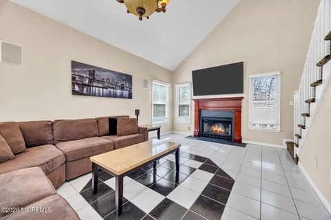 $1,150,000 | 1 Brentwood Drive, Manalapan, NJ 07726