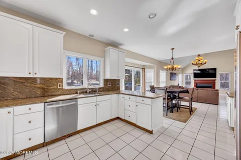 $1,150,000 | 1 Brentwood Drive, Manalapan, NJ 07726