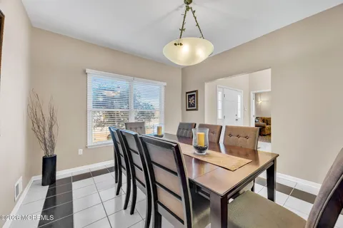 $1,150,000 | 1 Brentwood Drive, Manalapan, NJ 07726