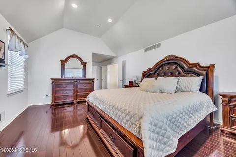 $1,150,000 | 1 Brentwood Drive, Manalapan, NJ 07726