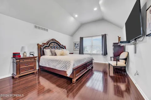 $1,150,000 | 1 Brentwood Drive, Manalapan, NJ 07726