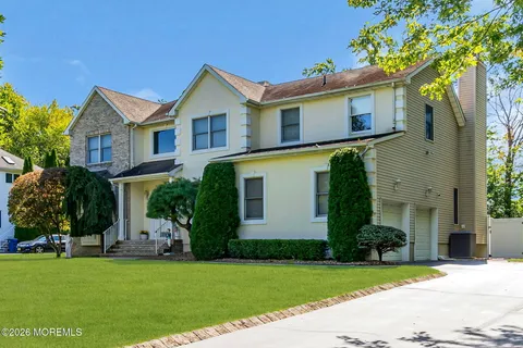 $1,150,000 | 1 Brentwood Drive, Manalapan, NJ 07726