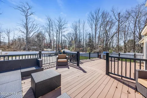 $1,150,000 | 1 Brentwood Drive, Manalapan, NJ 07726