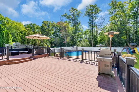 $1,150,000 | 1 Brentwood Drive, Manalapan, NJ 07726