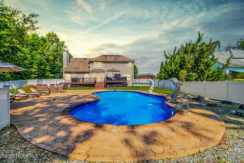 $1,150,000 | 1 Brentwood Drive, Manalapan, NJ 07726