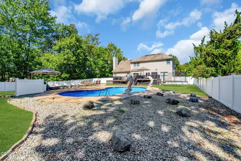 $1,150,000 | 1 Brentwood Drive, Manalapan, NJ 07726