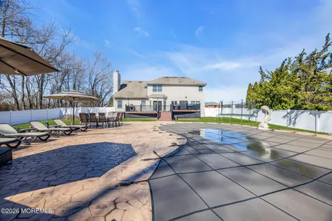 $1,150,000 | 1 Brentwood Drive, Manalapan, NJ 07726