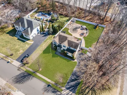 $1,150,000 | 1 Brentwood Drive, Manalapan, NJ 07726