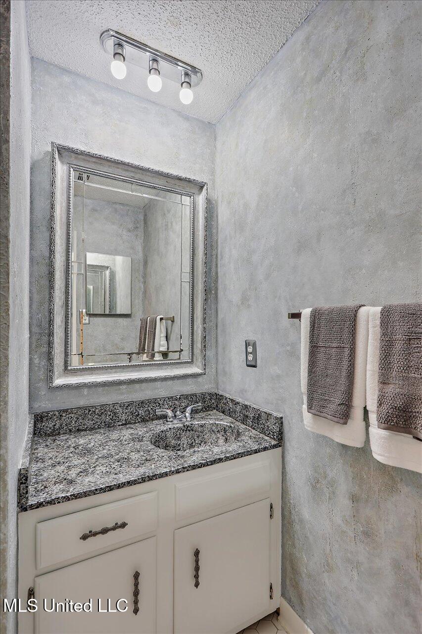 1255 East County Line Road, Unit F3 Jackson, MS 39211 - Photo 25 of 28 22-1255 E County Line Rd