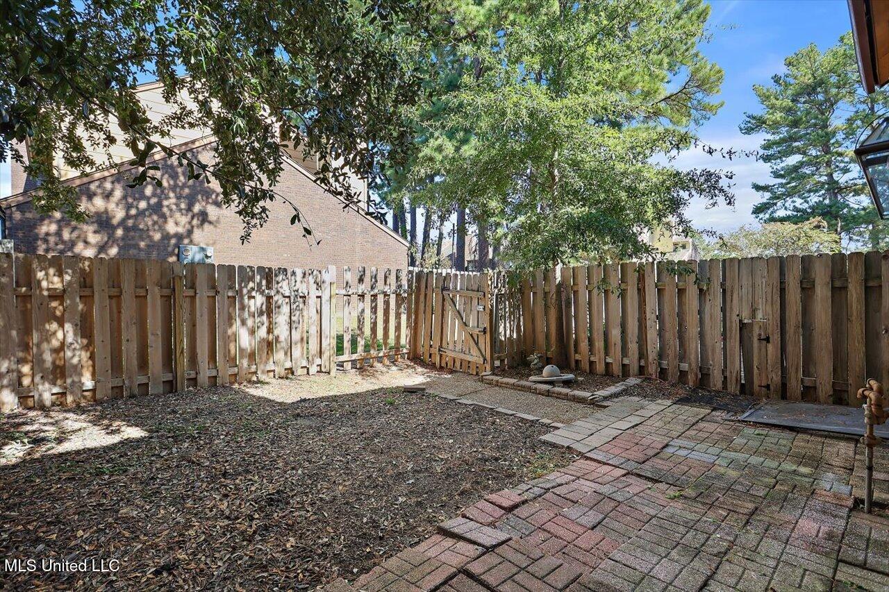 1255 East County Line Road, Unit F3 Jackson, MS 39211 - Photo 4 of 28 26-1255 E County Line Rd